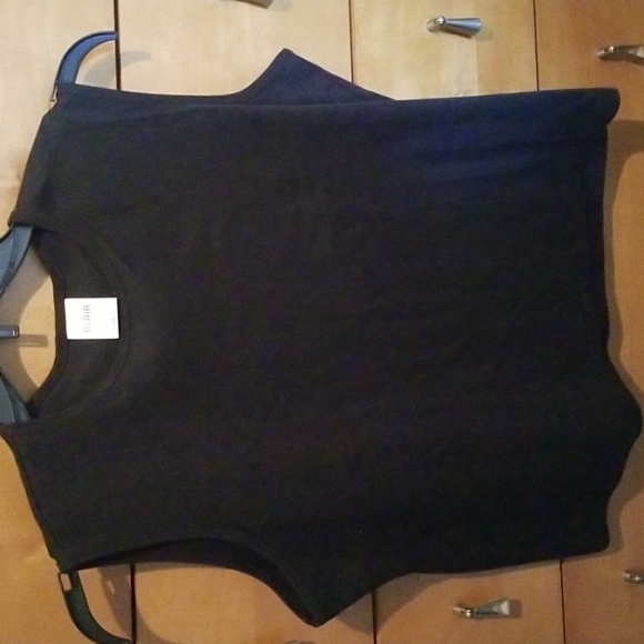 2 Womens Sleeveless Tops - Picture 5 of 5